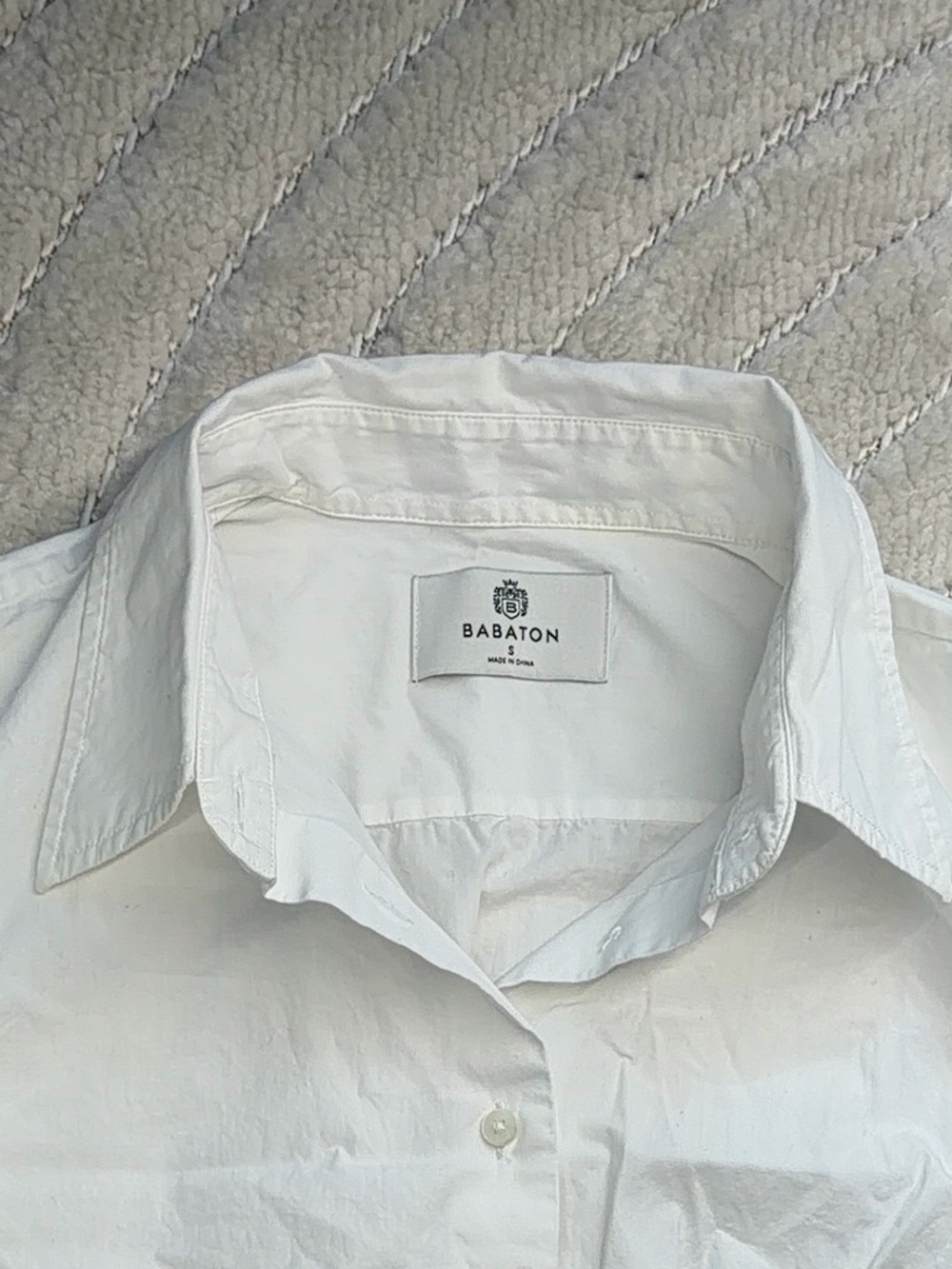 Babaton White Cropped Button-Front Collared Top - Picture 3 of 4